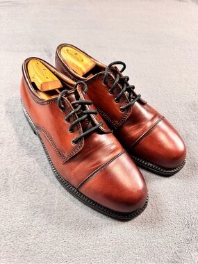 Dockers Gordon Men's Brown Cap-Toe Derby Oxfords